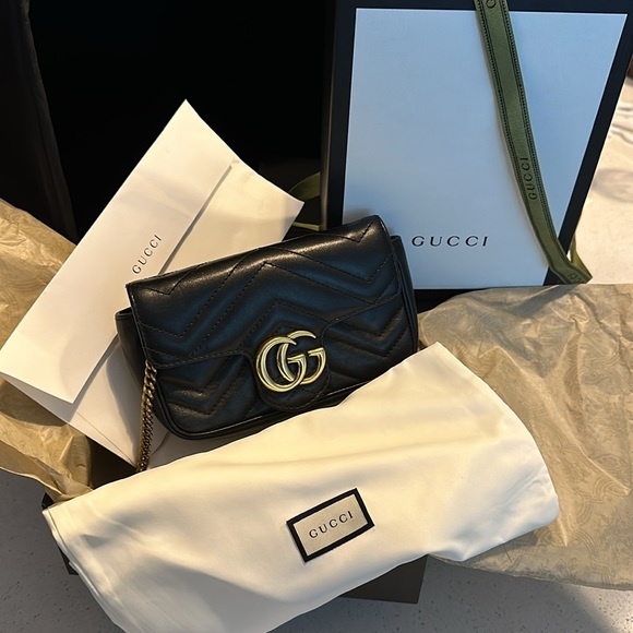 GUCCI AUTHENTIC / Calfskin Matelasse Super Mini GG Marmont Shoulder Bag Black - Picture 2 of 9